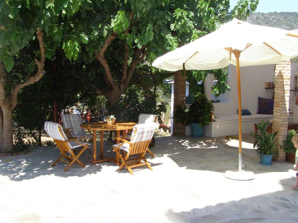 To Ktima Tis Matinas Hotel Stafylos Exterior photo